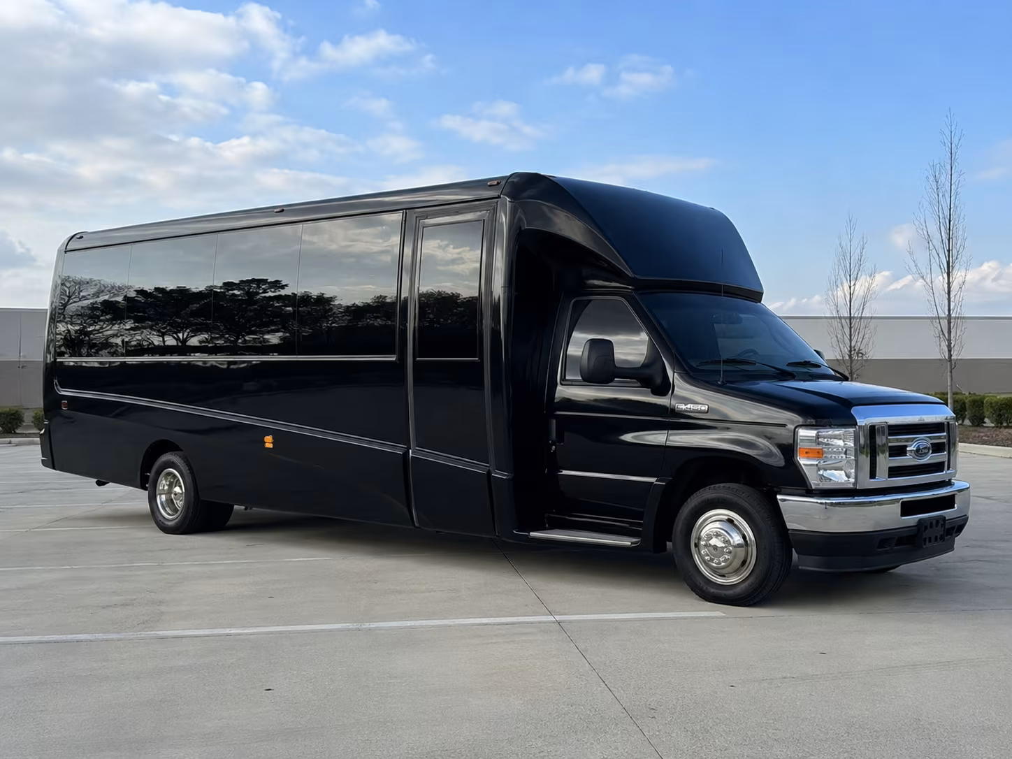 concert shuttle buses to the xfinity center and great woods amphitheatre