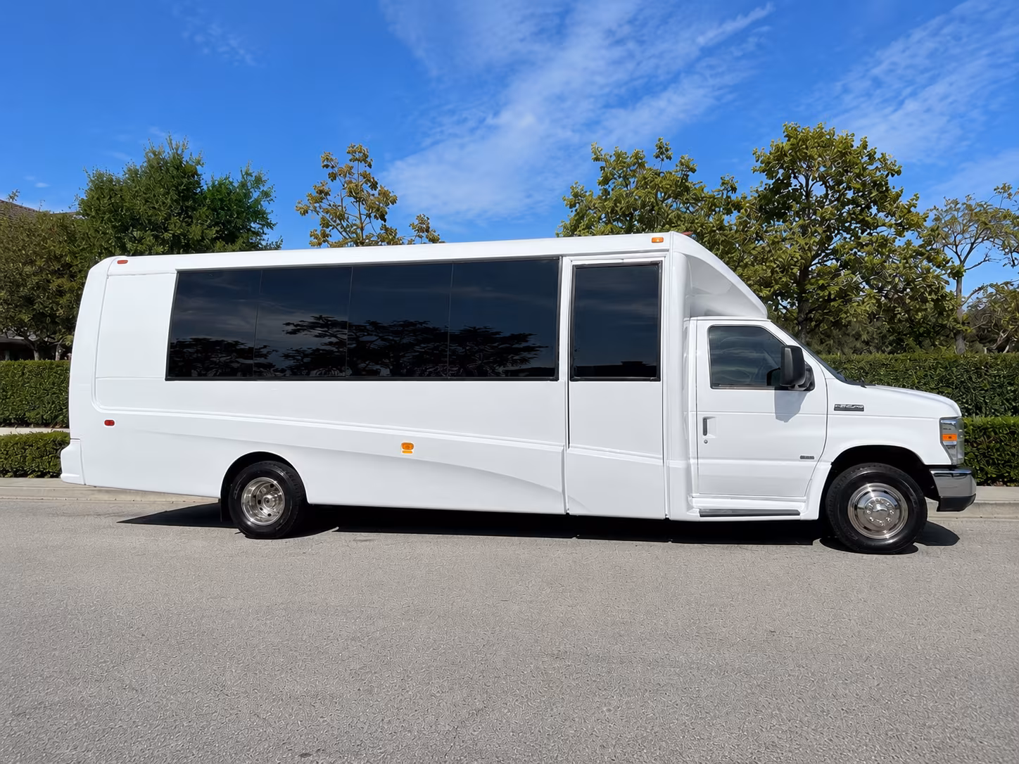 convention and conference shuttle buses serving cambridge and boston