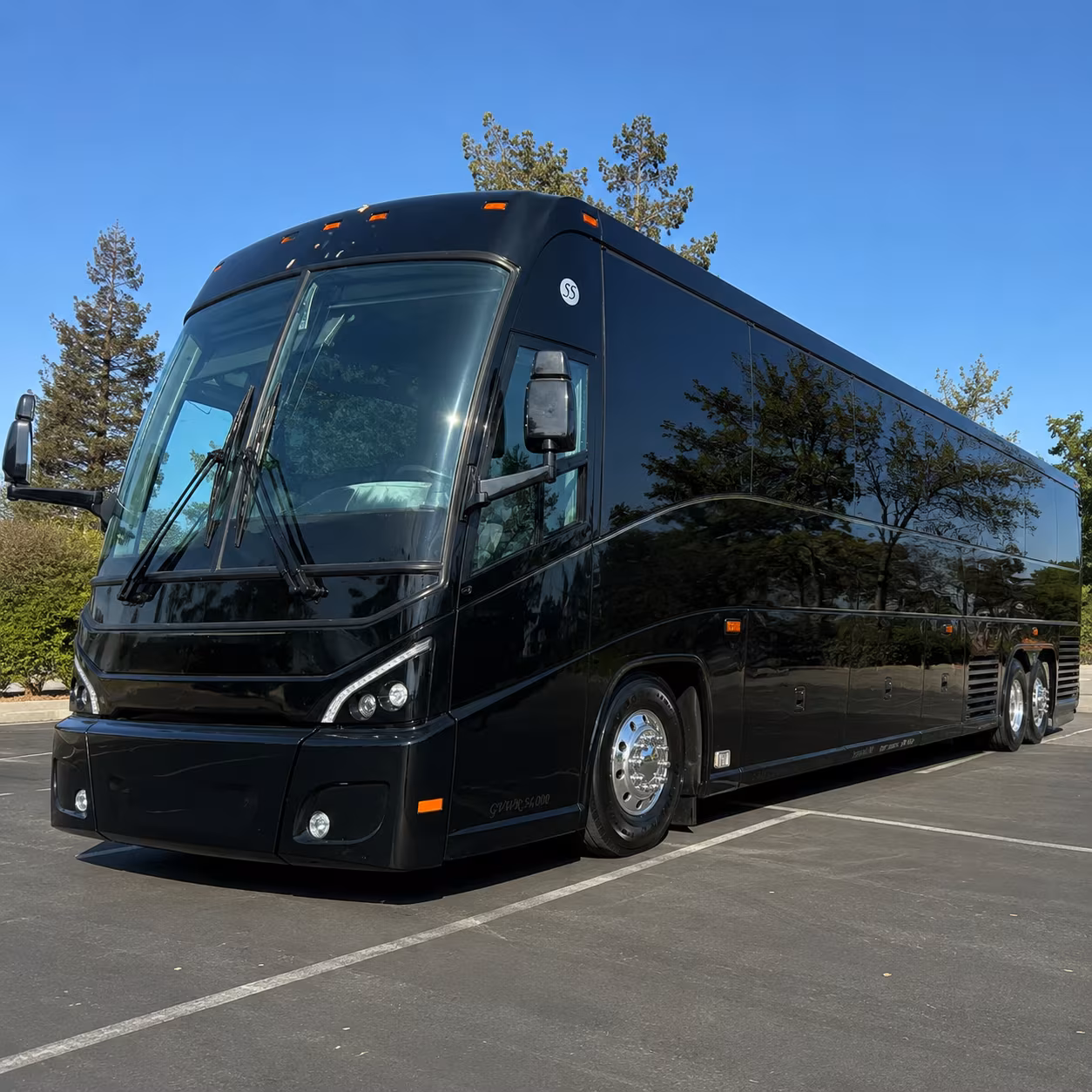 overnight and long haul charter bus trips from cambridge to montreal and beyond